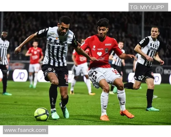 十位冷门足球明星揭晓他们的非凡才华与成就让你重新认识足球世界