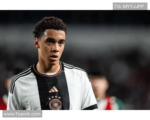 混血儿足球明星的逆袭之路从街头到绿茵场的传奇人生 混血儿足球明星的逆袭之路从街头到绿茵场的传奇人生